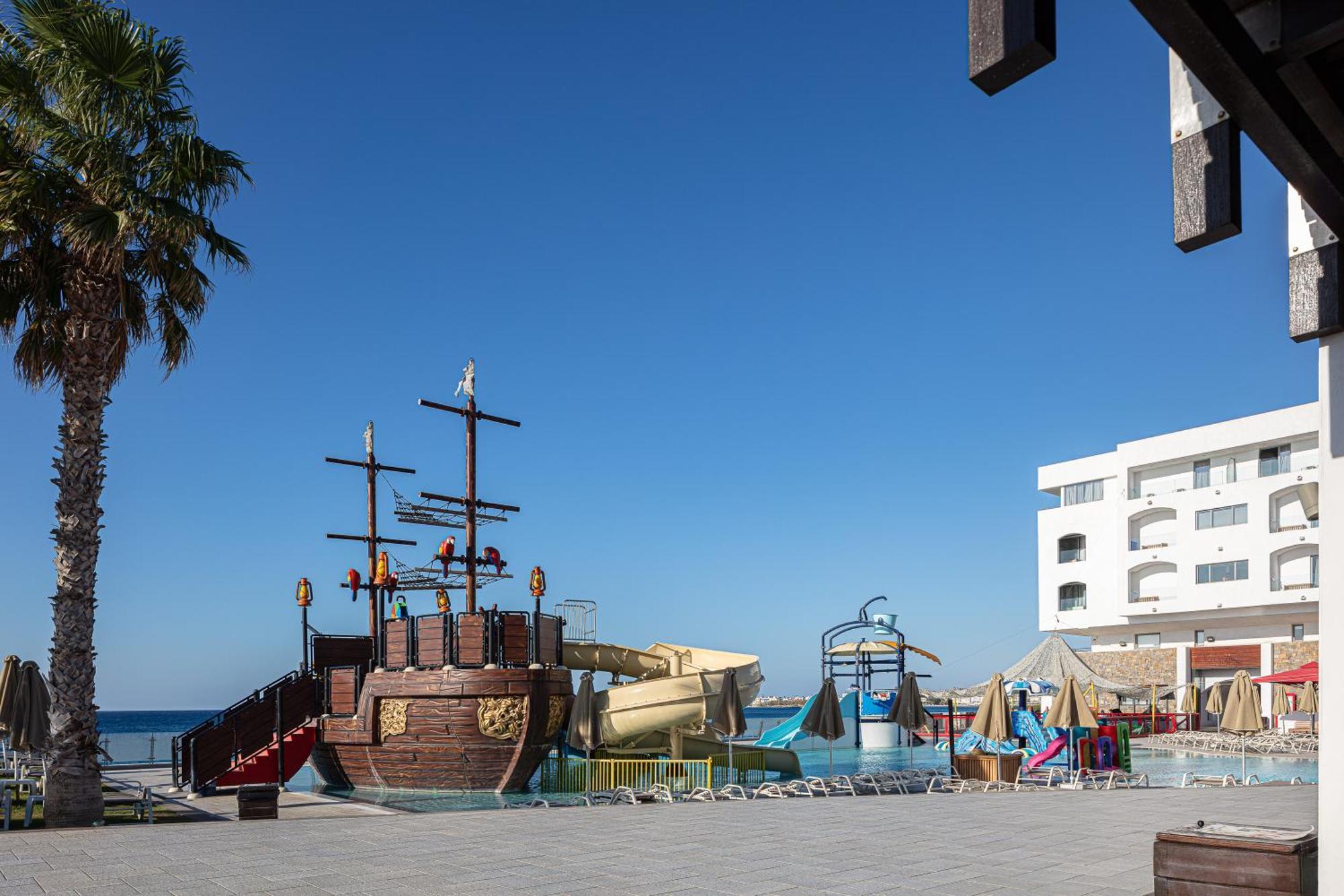 Petra Mare Hotel Ierapetra  Exterior photo
